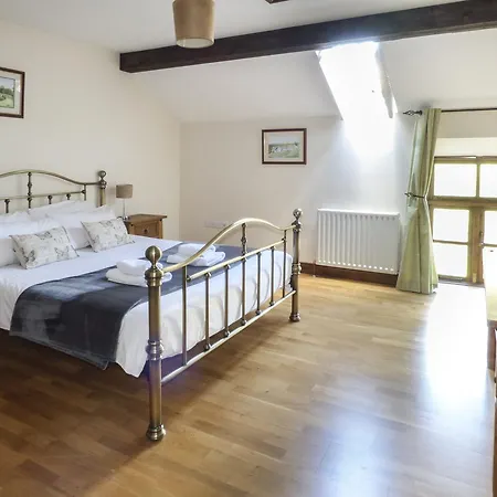Oak Tree Cottage, Penrith * Low Borrowbridge